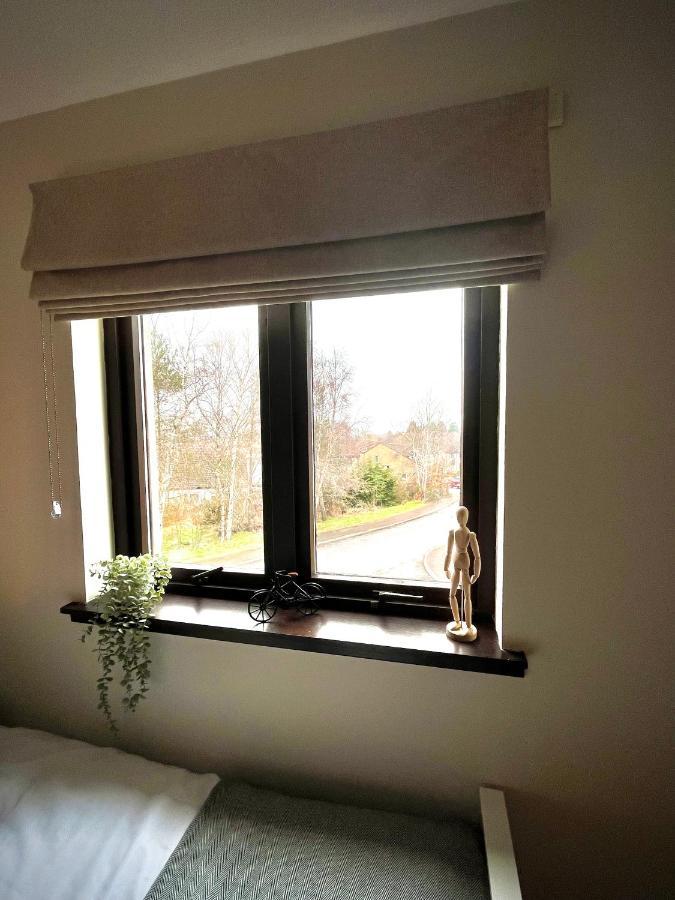 Comfortable, Modern Apartment With Parking. Inverness. 外观 照片