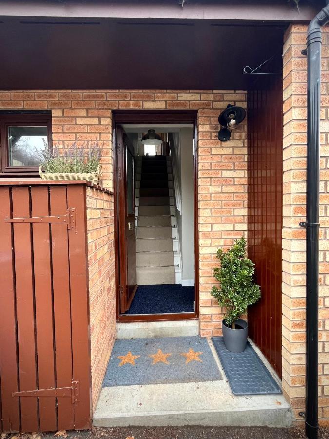 Comfortable, Modern Apartment With Parking. Inverness. 外观 照片