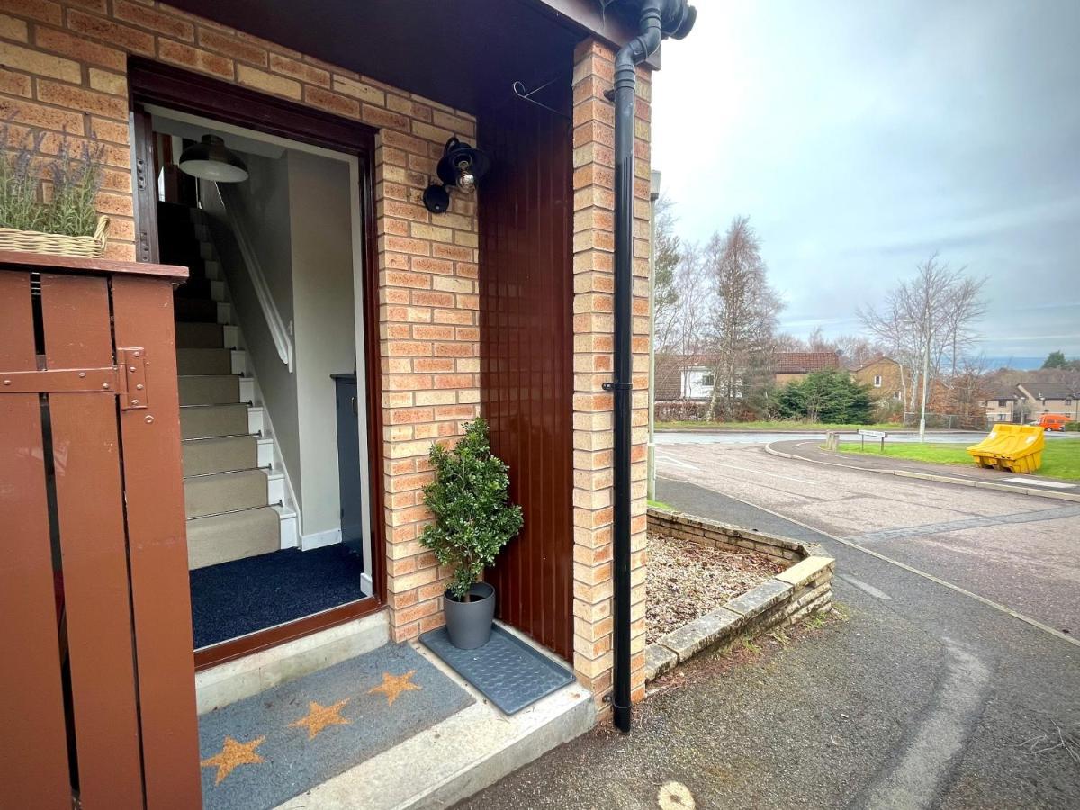 Comfortable, Modern Apartment With Parking. Inverness. 外观 照片