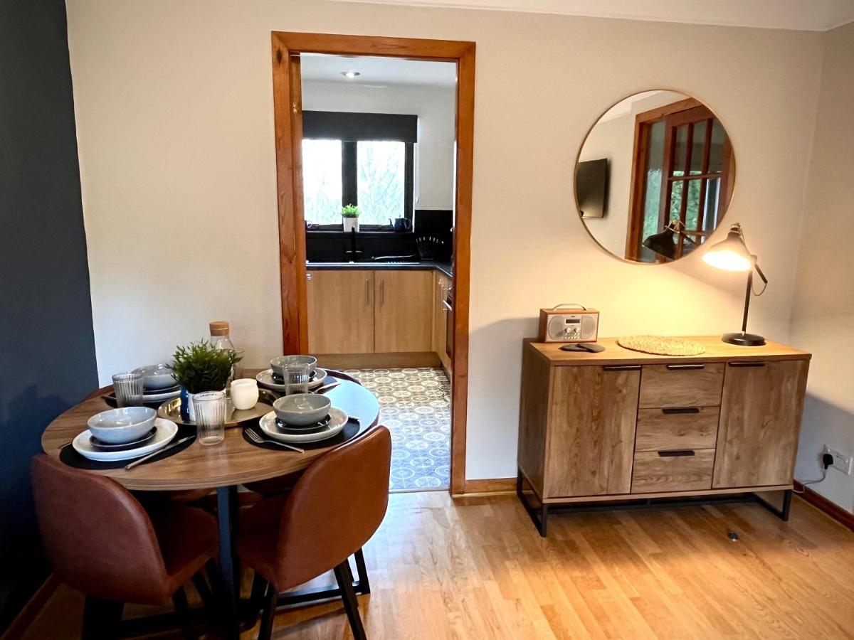 Comfortable, Modern Apartment With Parking. Inverness. 外观 照片